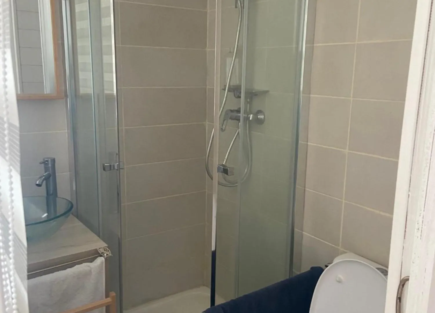 Homestay Plim Cie 2 Chambres, Sde A L'Etage Chaponost France